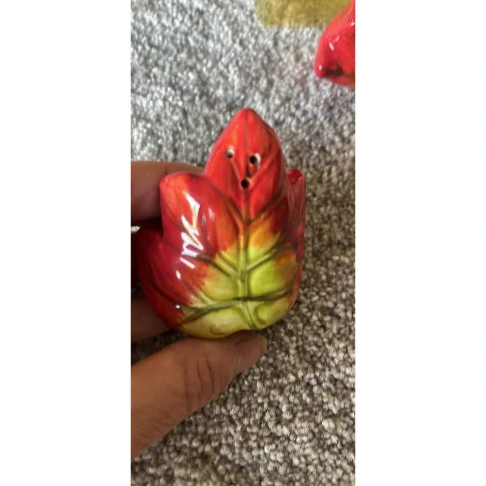 Red Autumn Leaf Ceramic Salt and Pepper Shaker Set Fall Harvest Decor Glossy